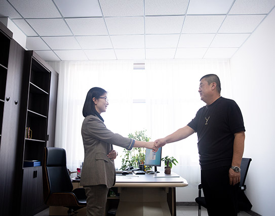 与客户合作愉快